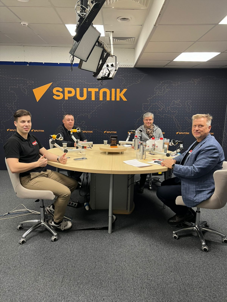 Радио спутник частота fm в москве
